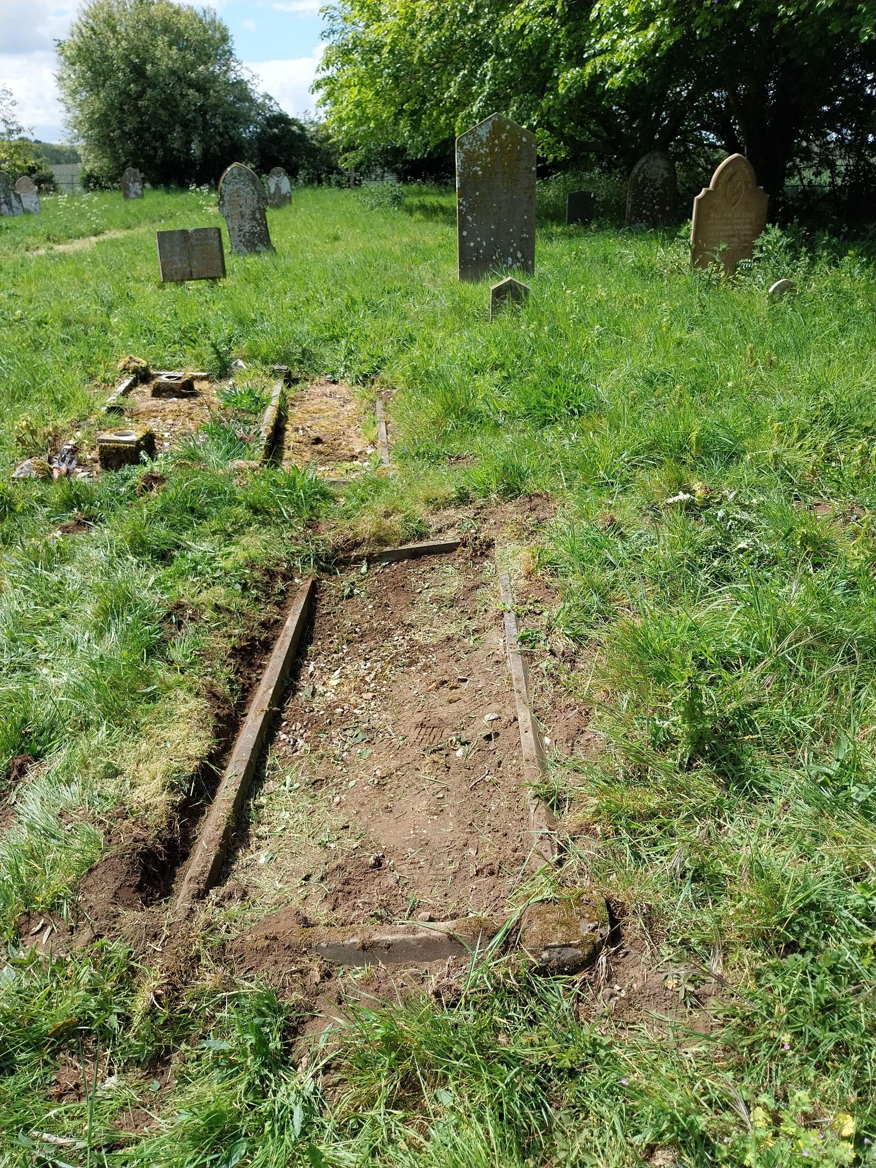 Grave image for MILLS, John Thomas